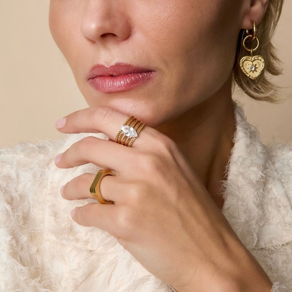 RING - STUNNING